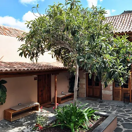 Rural El Mondalón 4*