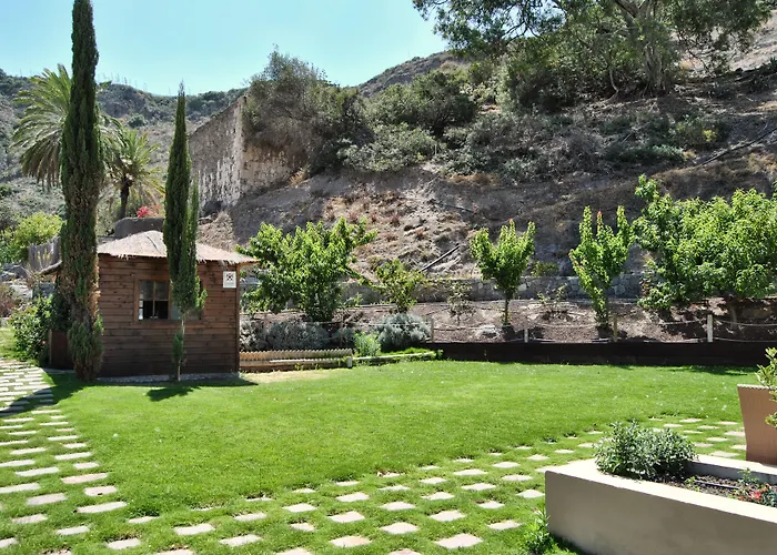 Hotel Rural El Mondalon 4*