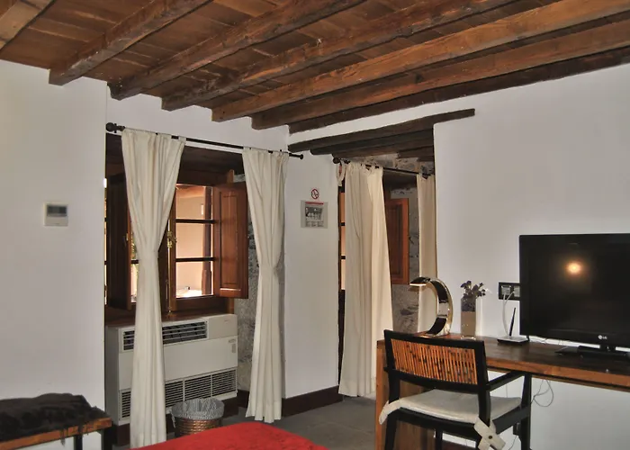 Rural El Mondalon Hotel 4*